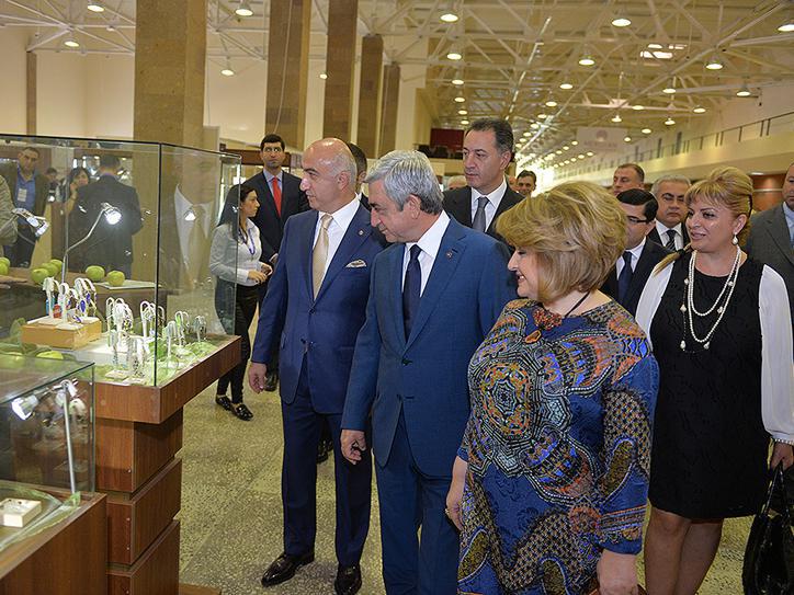 produktsiya_80_kompaniy_predstavlena_na_yuvelirnoy_vystavke_yerevan_show_2015 - рис.1