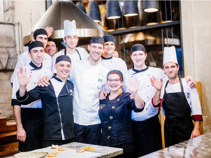 revolyutsiya_vkusa_ili_pervyy_uzhin_v_chetyre_ruki_v_erevane_foto - рис.4