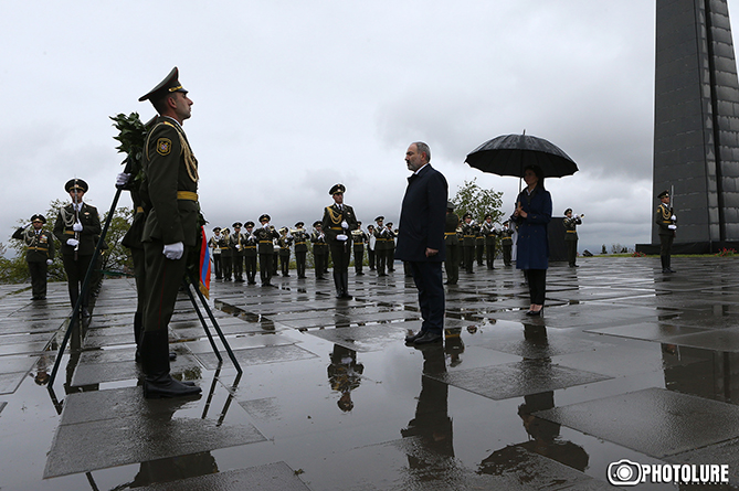 pashinyan_vstavshie_pered_armyanskim_narodom_v_nachale_proshlogo_veka_vyzovy_segodnya_vse_eshche_sushch - рис.2