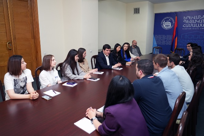 den_studentov_v_egu_so_stipendiatami_byblos_bank_armeniya - рис.1 den_studentov_v_egu_so_stipendiatami_byblos_bank_armeniya - рис.1