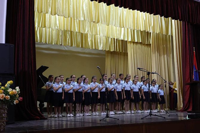 v_agarake_proshli_prazdnichnye_meropriyatiya_k_75_letiyu_osnovaniya_goroda - рис.4 v_agarake_proshli_prazdnichnye_meropriyatiya_k_75_letiyu_osnovaniya_goroda - рис.4