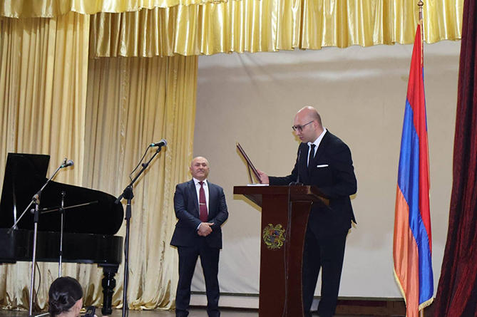 v_agarake_proshli_prazdnichnye_meropriyatiya_k_75_letiyu_osnovaniya_goroda - рис.5 v_agarake_proshli_prazdnichnye_meropriyatiya_k_75_letiyu_osnovaniya_goroda - рис.5