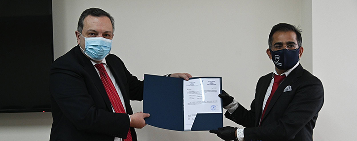 Посол Индии передал замглавы МИД Армении партию препарата "Гидроксихлорохин" для лечения пациентов с коронавирусом (ВИДЕО)