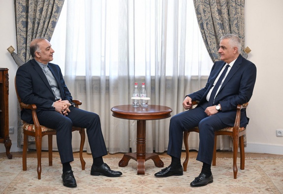 Մհեր Գրիգորյանն ու Իրանի դեսպանը քննարկել են տարածաշրջանի հաղորդակցությունների ապաշրջափակումը