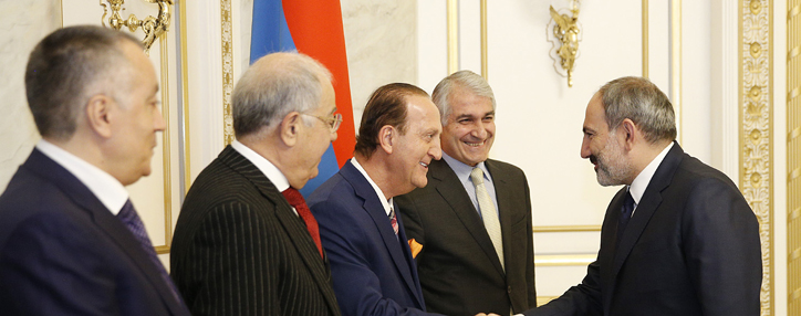 Pashinyan discuses investment projects with Diaspora entrepreneurs