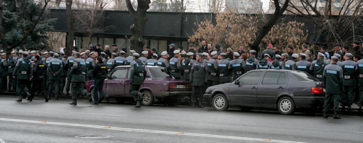 Полиция предлагает Ованнисяну увести людей с проспекта Баграмян