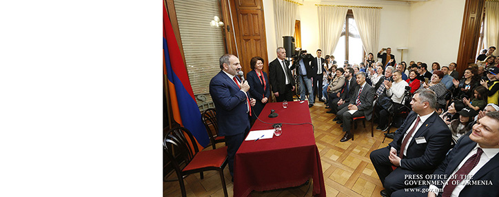 Փաշինյանը Ստրասբուրգի հայերին պատմել է հետհեղափոխական տնտեսական հաջողությունների մասին 