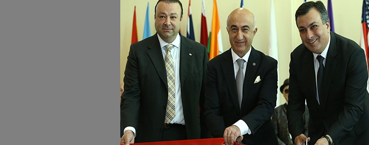 Jewelers from Armenia, Russia, Turkey, USA, Belarus and Lebanon showcasing their products at Yerevan Show exhibition