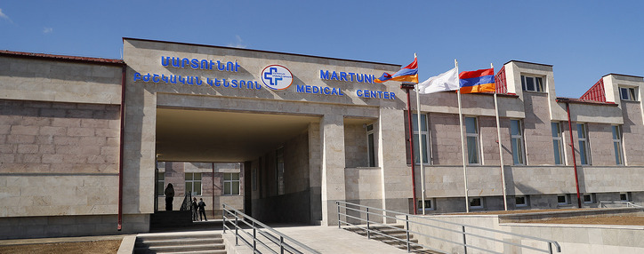 Pashinyan attends inauguration of new building of medical center in Martuni