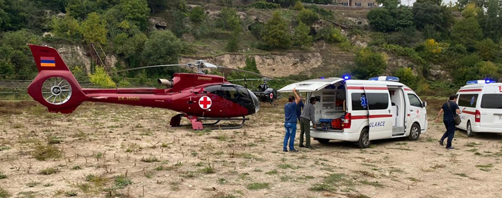 Ուղղաթիռով բժշկական թիմը մեկնեց Ստեփանակերտ` օգնության հասնելու պայթյունից տուժածներին