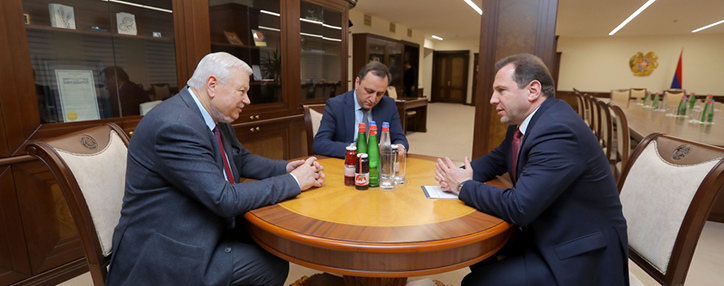ՀՀ պաշտպանության նախարարն ընդունել է ԵԱՀԿ գործող նախագահի անձնական ներկայացուցիչ, դեսպան Անջեյ Կասպրշիկին