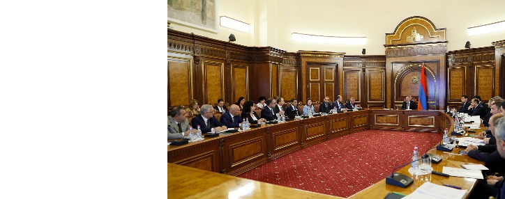 Փաշինյանի գլխավորությամբ քննարկվել է 2023թ. պետբյուջեի նախագծի մակրոտնտեսական, հարկաբյուջետային և ծախսային շրջանակը