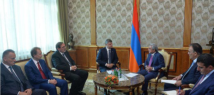 Белозеров пообещал Саргсяну продолжить усилия по развитию железнодорожных инфраструктур в Армении Белозеров пообещал Саргсяну продолжить усилия по развитию железнодорожных инфраструктур в Армении