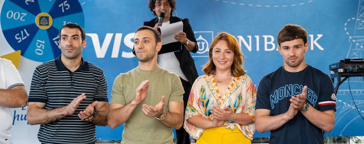 Unibank presents two clients with a trip to Paris for the Olympic Games