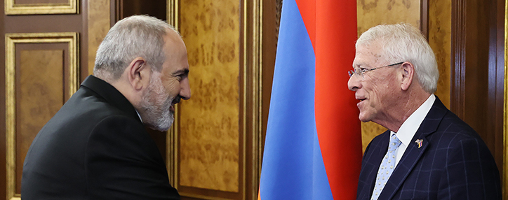 Пашинян выразил сенатору США удовлетворение динамичным развитием армяно-американских отношений