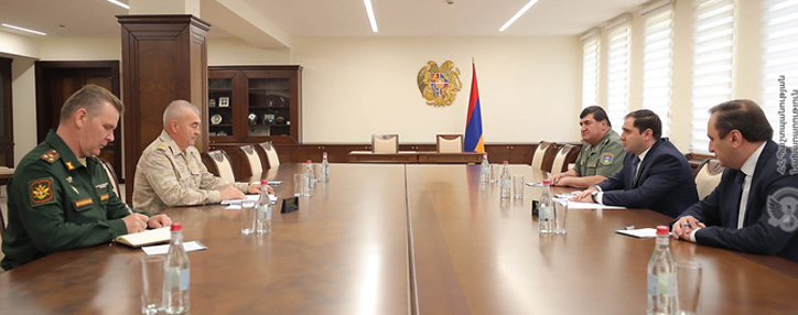 Глава миротворцев проинформировал Папикяна о ситуации в Карабахе