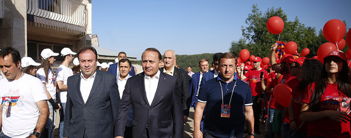 Премьер-министр Армении принял участие в открытии молодежного сбора "Базе"