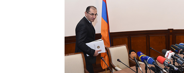И.о. министра финансов Армении сложил полномочия