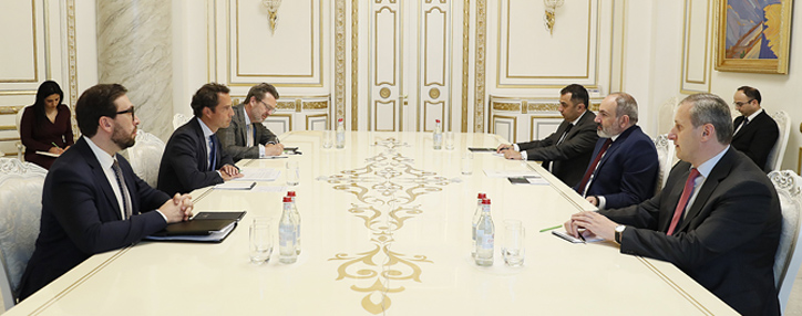 Премьер Армении обсудил со спецпредставителем генсека НАТО делимитацию армяно-азербайджанской границы и диалог с Турцией