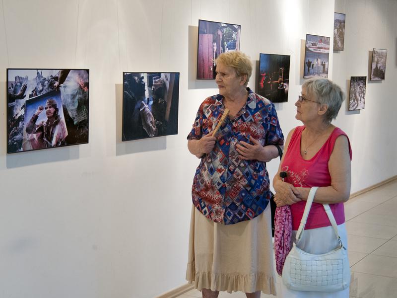 Exhibition opens in Yerevan in support of missing photoreporter Andrey Stenin-15