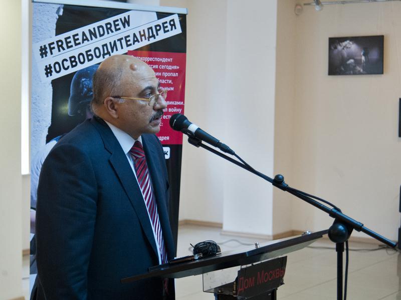Exhibition opens in Yerevan in support of missing photoreporter Andrey Stenin-9