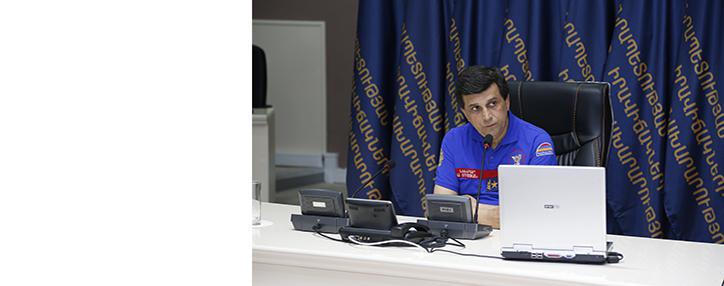 Члены правительства Армении почтили минутой молчания память Армен Ерицяна Члены правительства Армении почтили минутой молчания память Армен Ерицяна