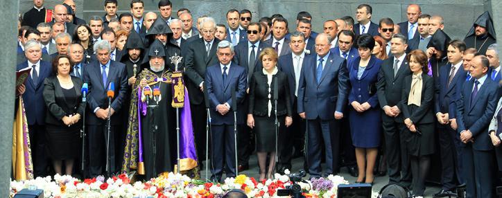 Президент Армении возложил венок к мемориалу жертв Геноцида армян Президент Армении возложил венок к мемориалу жертв Геноцида армян