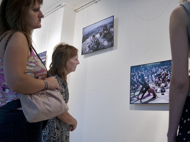 Exhibition opens in Yerevan in support of missing photoreporter Andrey Stenin-8