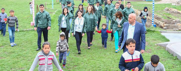  ԱԿԲԱ-ԿՐԵԴԻՏ ԱԳՐԻԿՈԼ ԲԱՆԿԸ ծառատունկ իրականացրեց Գավառի մանկատան մոտակայքում 