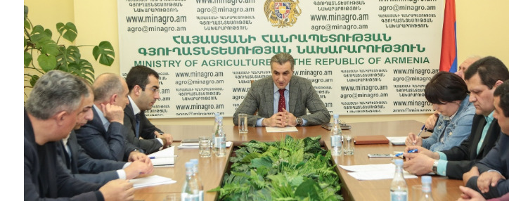 Գյուղատնտեսության նախարարը հանդիպել է ջերմոցատերերի հետ. նախարարությունը նոր ծրագիր է մշակում ընտանեկան բիզնեսի համար