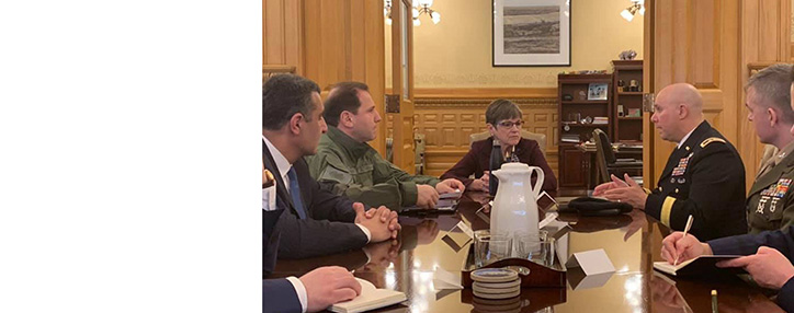 ՀՀ պաշտպանության նախարարն ու Կանզասի նահանգապետը քննարկում են ռազմավարական համագործակցության ամրապնդումը 