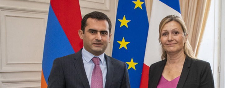 Вице-спикер НС РА пригласил председателя Нацсобрания Франции посетить Армению 