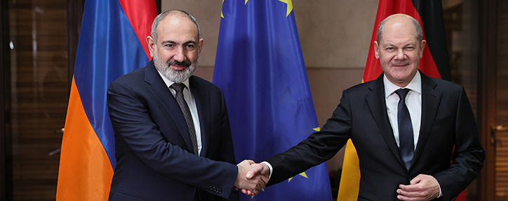 Премьер Армении заявил канцлеру Германии о неприемлемости искажения принципов армяно-азербайджанского урегулирования