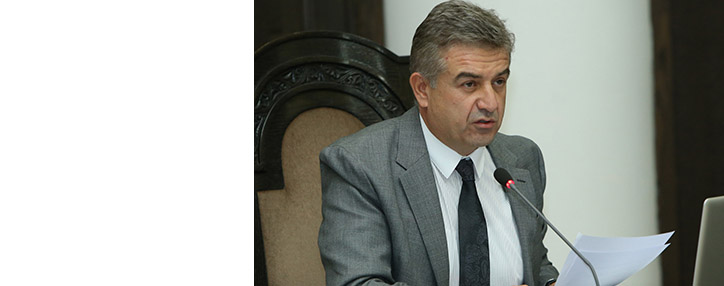 Կարեն Կարապետյանը զզվում է Հովիկ Աբրահամյանի ոսկեզօծ սենյակներից. թերթ Կարեն Կարապետյանը զզվում է Հովիկ Աբրահամյանի ոսկեզօծ սենյակներից. թերթ