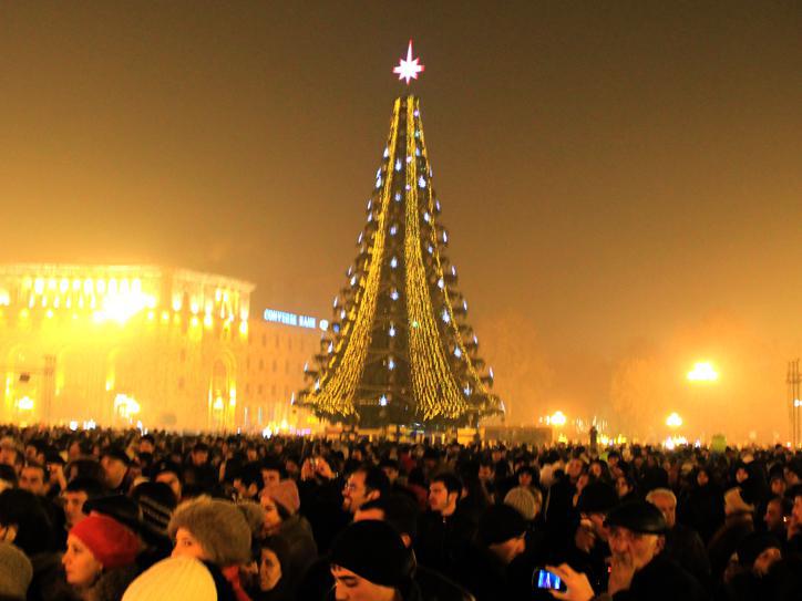 Armenia’s main Christmas tree lit in Yerevan Armenia’s main Christmas tree lit in Yerevan