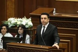 Вопрос удерживаемых в Азербайджане армян и военнопленных остается серьезной проблемой - Ален Симонян Вопрос удерживаемых в Азербайджане армян и военнопленных остается серьезной проблемой - Ален Симонян