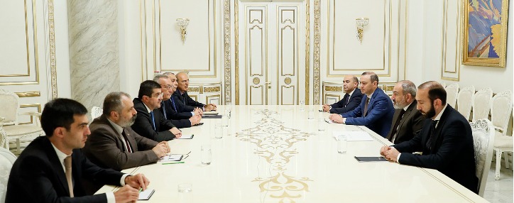 Премьер Армении представил арцахской делегации ход переговоров с Азербайджаном Премьер Армении представил арцахской делегации ход переговоров с Азербайджаном