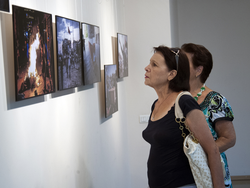 Exhibition opens in Yerevan in support of missing photoreporter Andrey Stenin-0