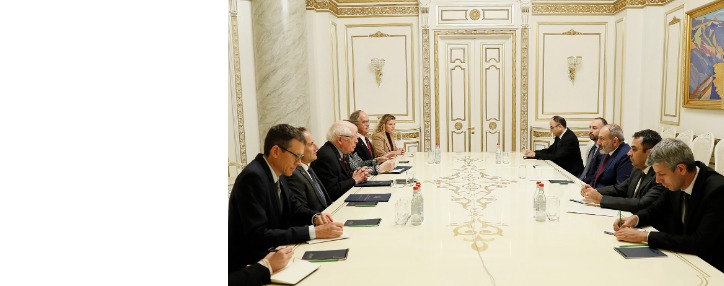 ԱՄՆ կոնգրեսականները Փաշինյանի հետ հանդիպման ժամանակ նշել են ադրբեջանական ԶՈւ–ի՝ անհապաղ ելման դիրքեր վերադառնալու անհրաժեշտությունը