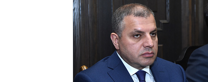Արարատի նորանշանակ մարզպետ Արամայիս Գրիգորյանը վթարի է ենթարկվել Արարատի նորանշանակ մարզպետ Արամայիս Գրիգորյանը վթարի է ենթարկվել