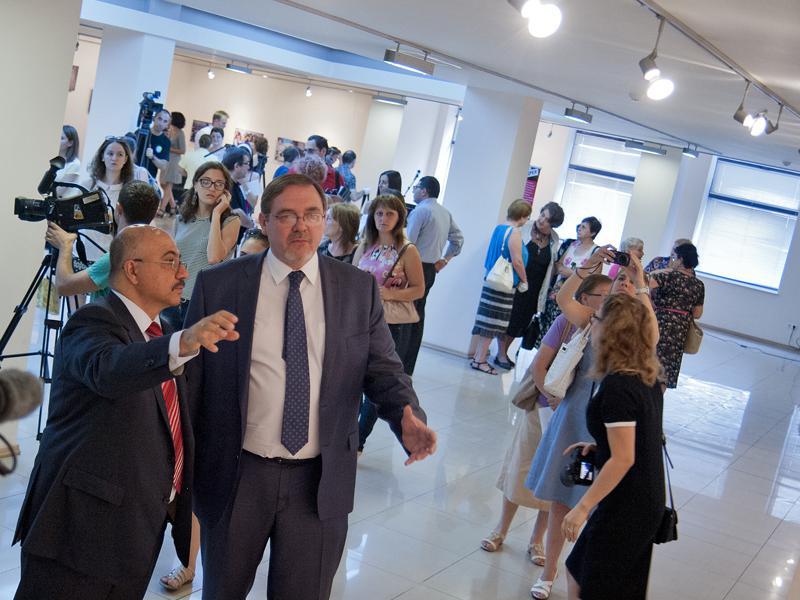 Exhibition opens in Yerevan in support of missing photoreporter Andrey Stenin-13