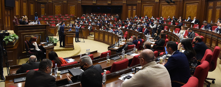 Внеочередное заседание армянского парламента с повесткой отставки правительства перенесено