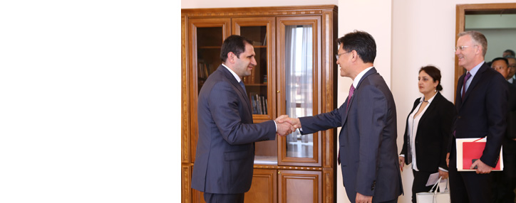 Մեզ համար առանցքային է ենթակառուցվածքների զարգացումն ու տնտեսական աճի նոր բևեռների ձևավորումը․ Սուրեն Պապիկյանն ընդունել է ԱԶԲ-ի ներկայացուցիչներին