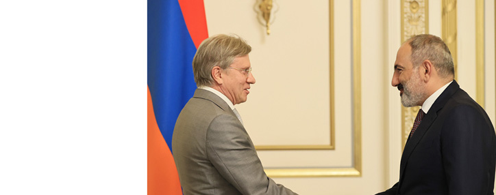 Пашинян поблагодарил Россию за оперативную реакцию по регулированию проблем на "Верхнем Ларсе" Пашинян поблагодарил Россию за оперативную реакцию по регулированию проблем на "Верхнем Ларсе"