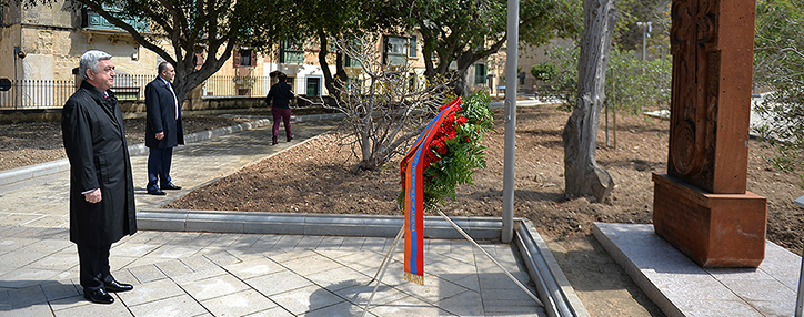 Президент Армении возложил венок к армянскому хачкару в столице Мальты