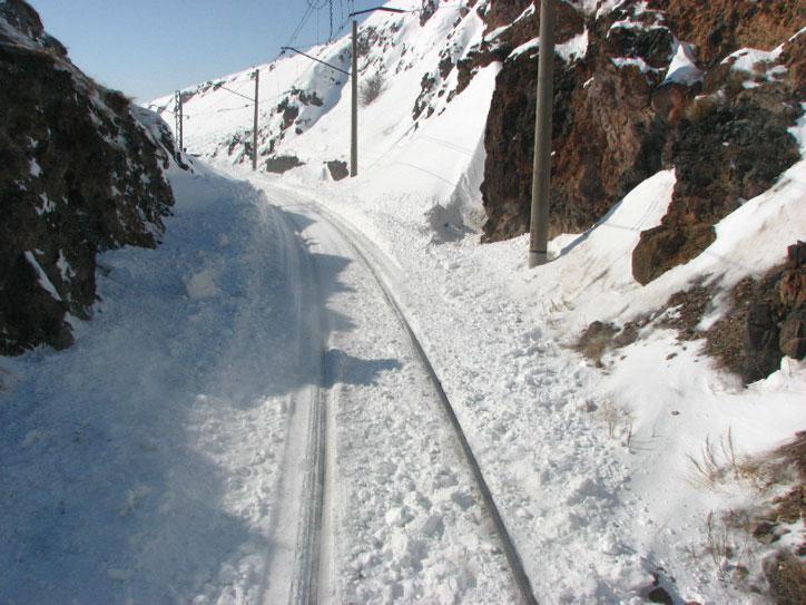 Движение на некоторые трассах в Армении затруднено - МЧС