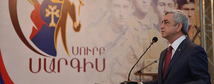 Саргсян поздравил армянских солдат с праздником Святого Полководца Саркиса