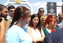 Арендаторы павильонов принадлежащего Царукяну "Ариндж мола" проводят акцию протеста