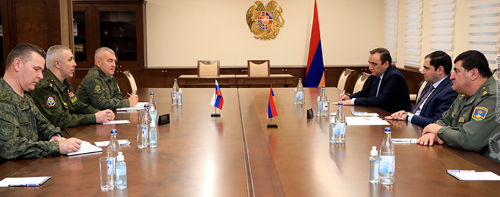 Папикян обсудил с новоназначенным главой миротворцев РФ в Карабахе вопросы безопасности
