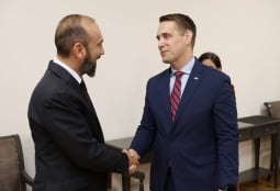 Արարատ Միրզոյանը քննարկել է տարածաշրջանային զարգացումները ԱՄՆ պետքարտուղարի տեղակալի հետ 